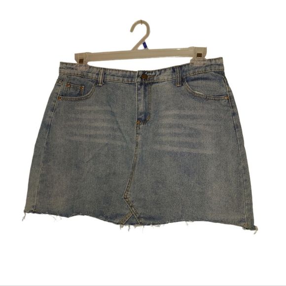 Fitted Denim Mini Skirt - Picture 3 of 6